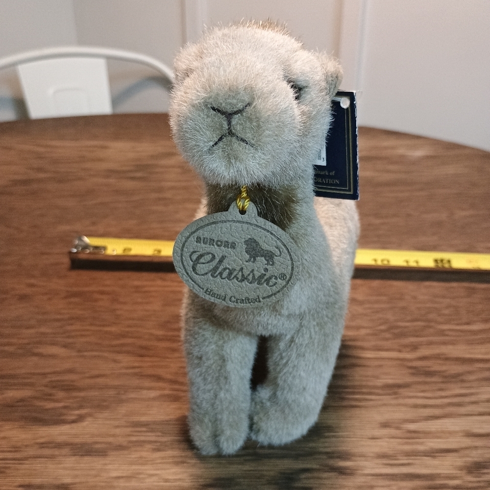 Aurora classic 9 inch camel plush with tags - Picture 2 of 5